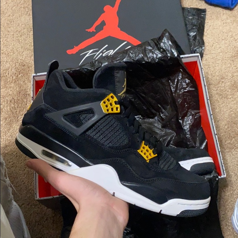 Jordan retro 4 royalty